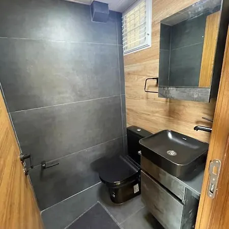 Merkezde Denize 5 Dakika Villa Kusadası