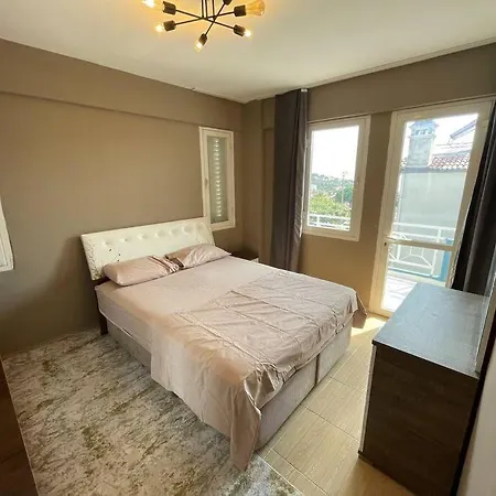 Merkezde Denize 5 Dakika Kuşadası