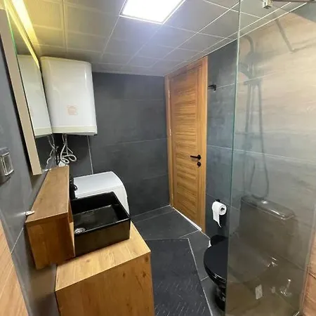 Villa Merkezde Denize 5 Dakika Kusadasi