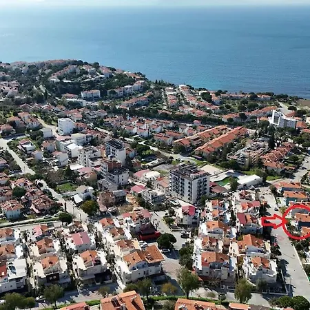 Merkezde Denize 5 Dakika Kusadasi